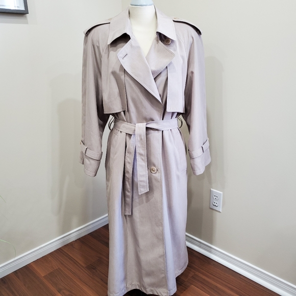 London Fog Jackets & Blazers - London Fog/ Tan Trench Coat/ Size 12P
